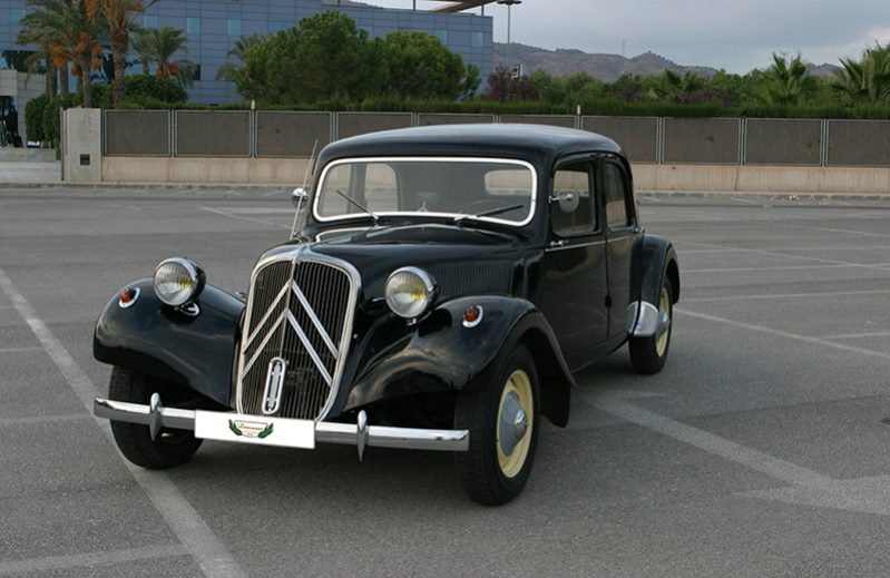 Citroen 11 Traction Avant Légère avec Chauffeur VTC