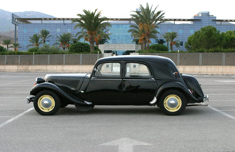 Citroen 11 Traction Avant Rental with Driver VTC