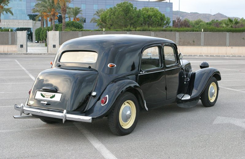 Citroen 11 Traction Avant Légère avec Chauffeur VTC