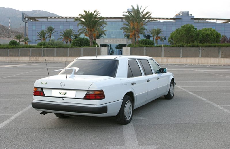Mercedes 300D Turbo Limusina con Conductor VTC