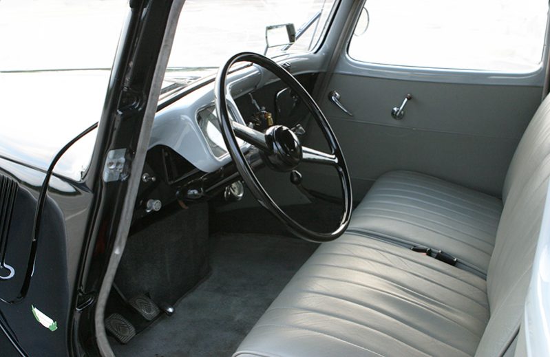 Citroen 11 Traction Avant Légère avec Chauffeur VTC