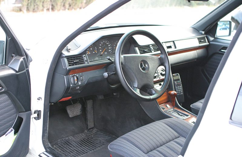 Mercedes 300D Turbo Limusina con Conductor VTC