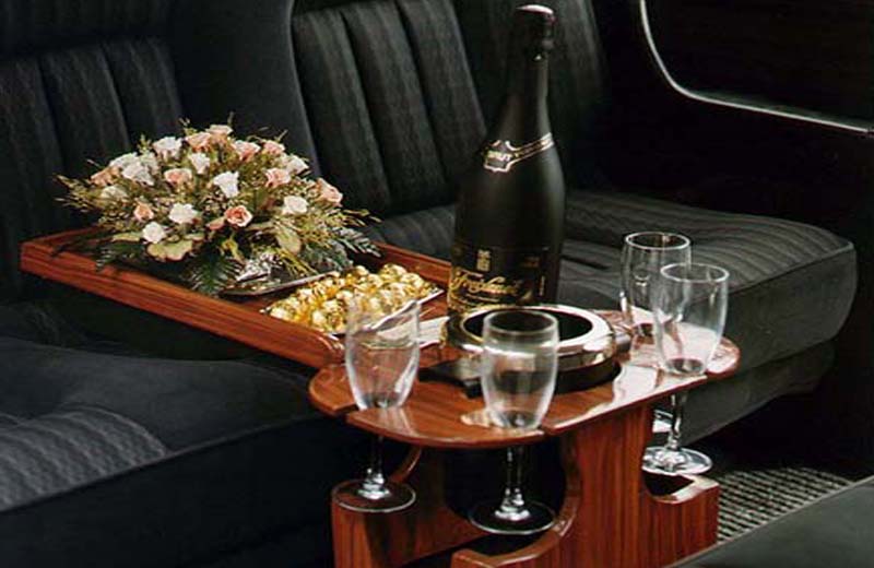 Mercedes 300D Turbo Limusina con Conductor VTC