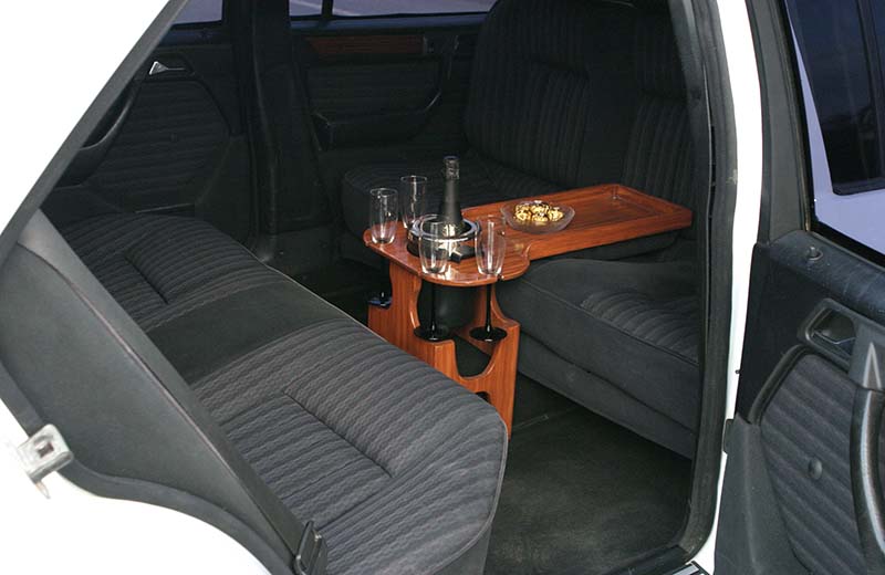 Mercedes 300D Turbo Limusina con Conductor VTC